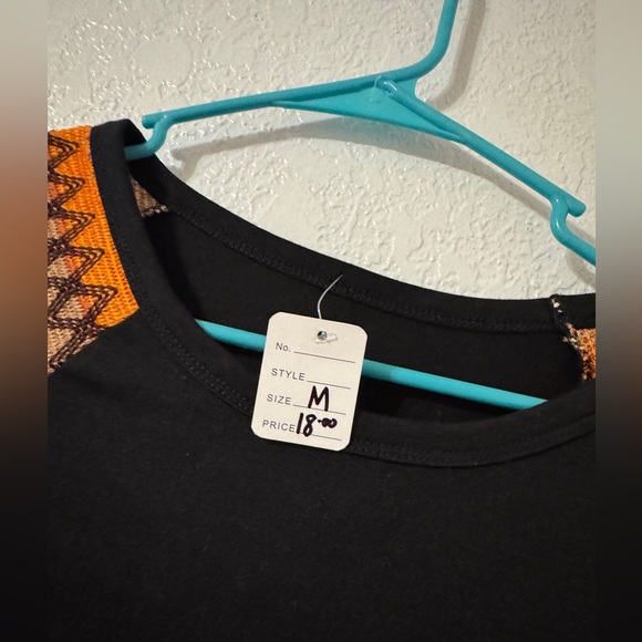 Fall Black Long-Sleeve top with orange knit sleeves 🍂 - Picture 5 of 9